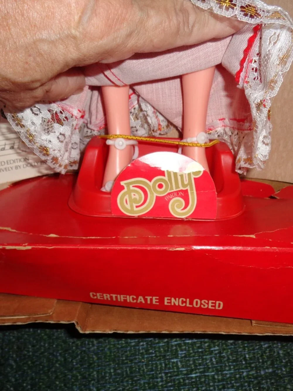 EXCELLENT IN BOX W/COA-DOLLY PARTON COUNTRY SINGER IN RED-18